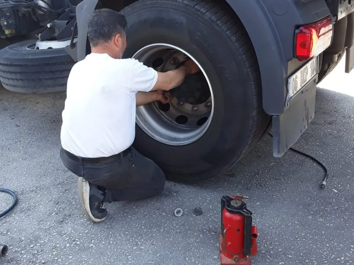 Yenifakılı Oto Lastikçi
